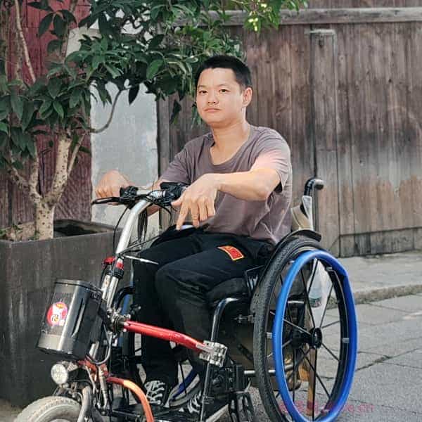 33岁岁湖北单身帅哥 - 成都吉缘网